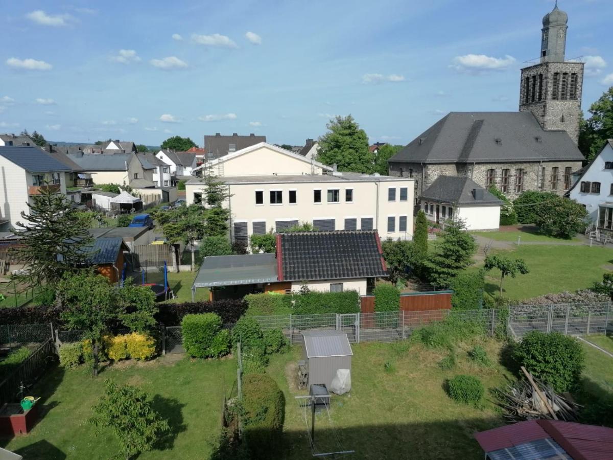 Moeblierte Dachgeschosswohnung In Ruhiger Lage Zu Vermieten *